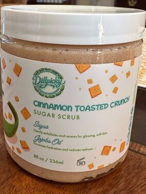 AMINNAH Cinnamon Toasted Crunch Sugar Scrub Retails $36 NEW